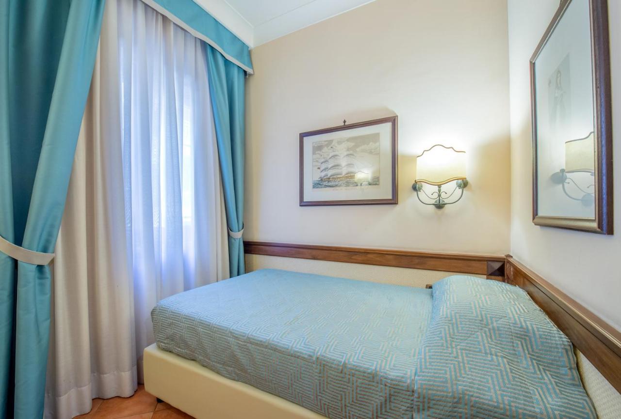 Single Room Window,1274518963:JPEG