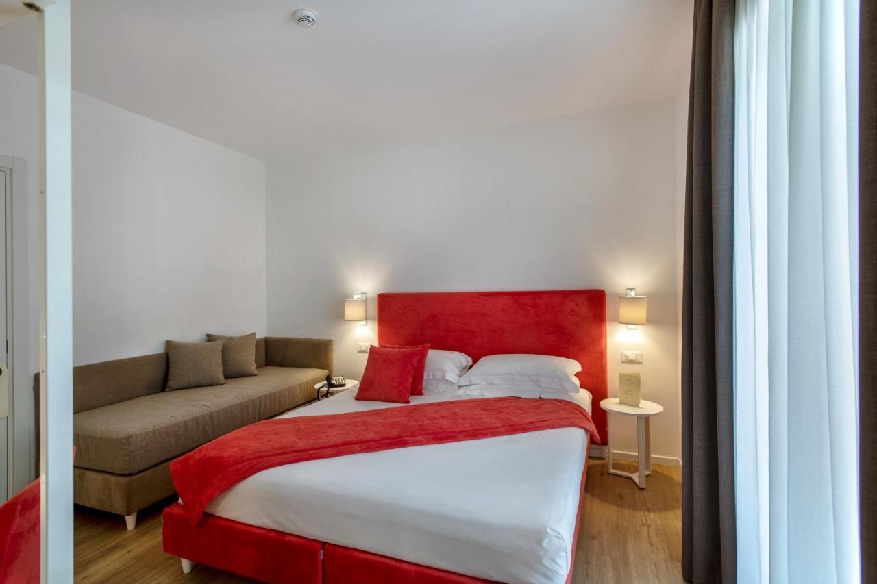 Classic Triple Room,1318806427:JPEG