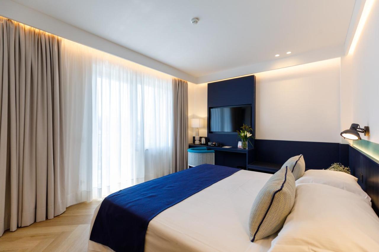 Junior Suite with Balcony,1428556648:JPEG