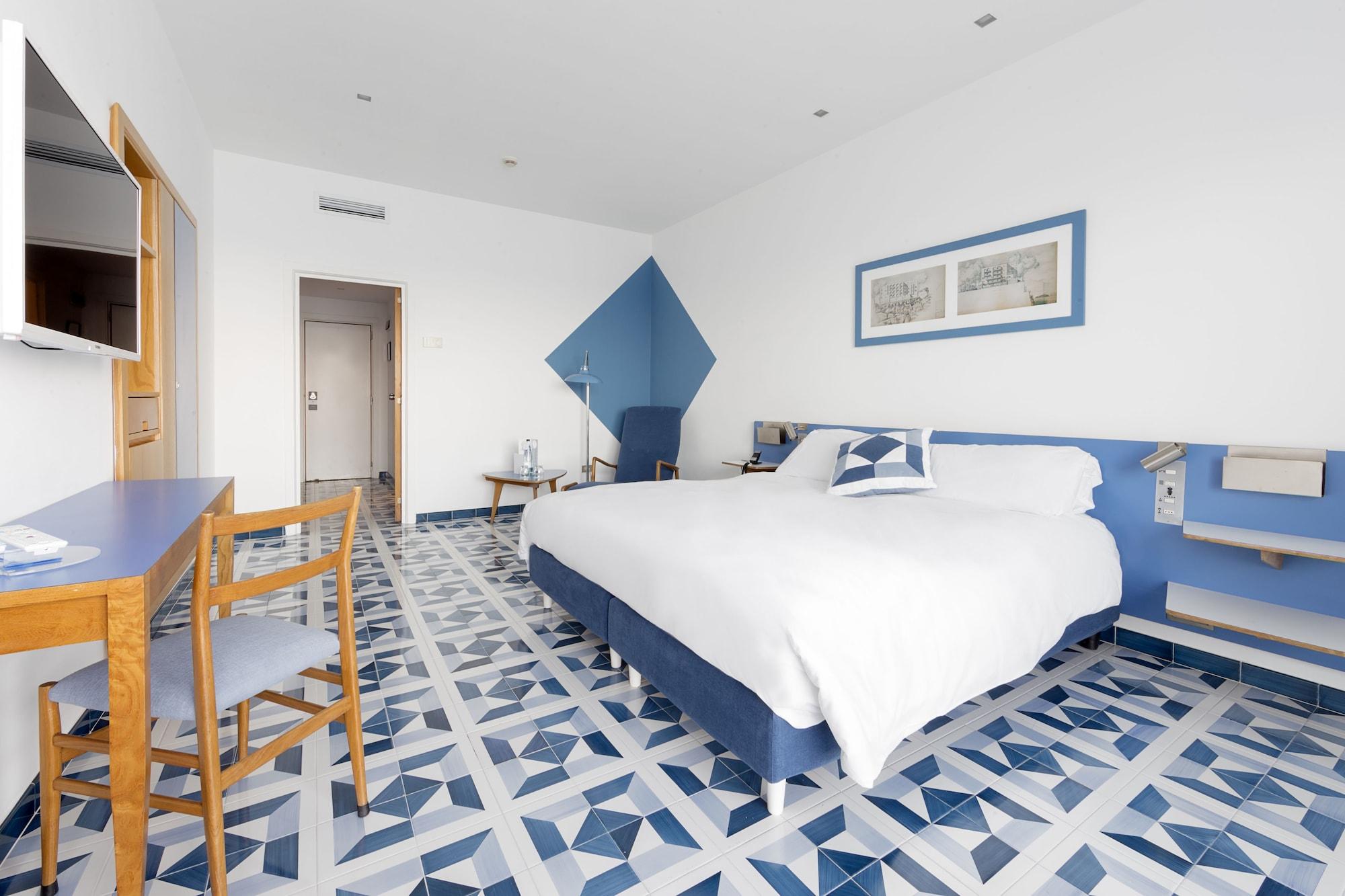 Deluxe Double or Twin Room Sea View,1433498884:JPEG