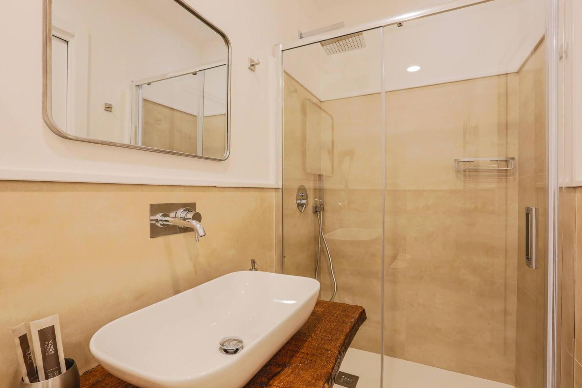 Habitación Triple Confort con ducha