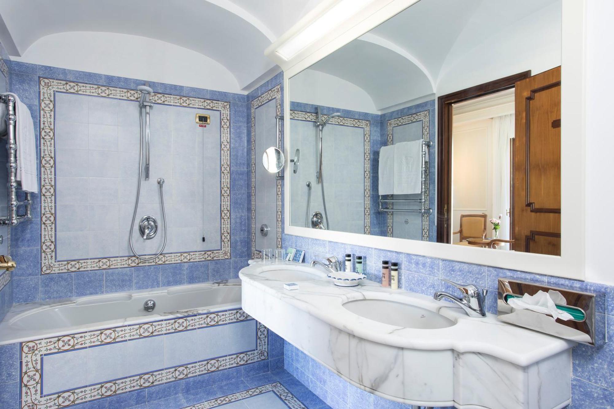 Comfort Double or Twin Room with Partial Sea View,1758525017:JPEG